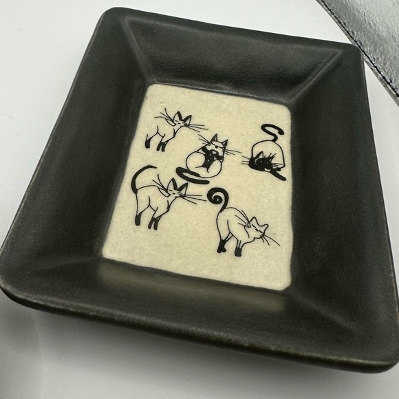 Two Unique Handmade Cat Design Ceramic Dishes - Picture 3 of 4